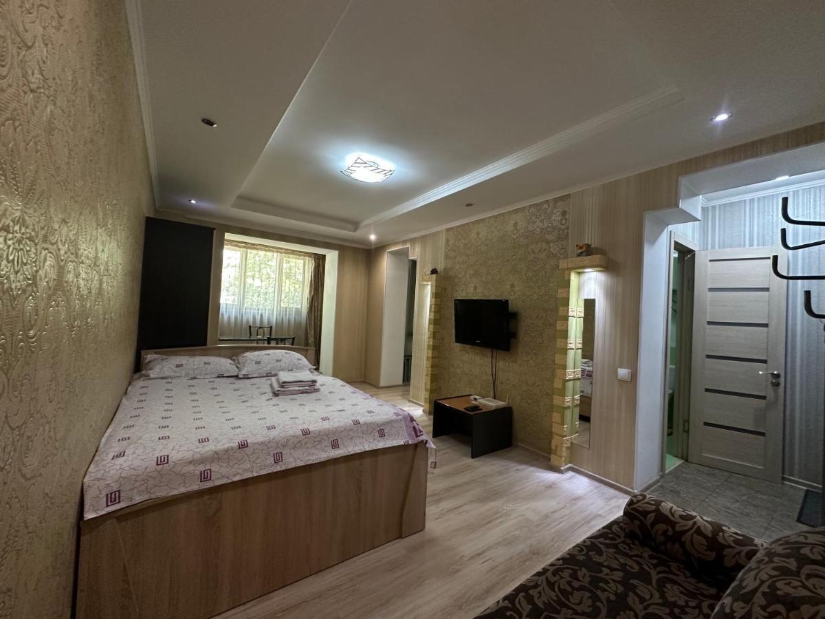 Turksib One-Room Apartment Opposite Almaty Airport מראה חיצוני תמונה